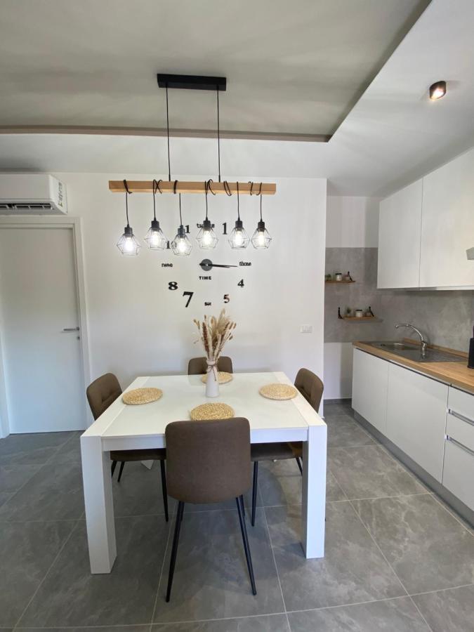 Appartamento Il Mare Marina di Massa Exterior foto